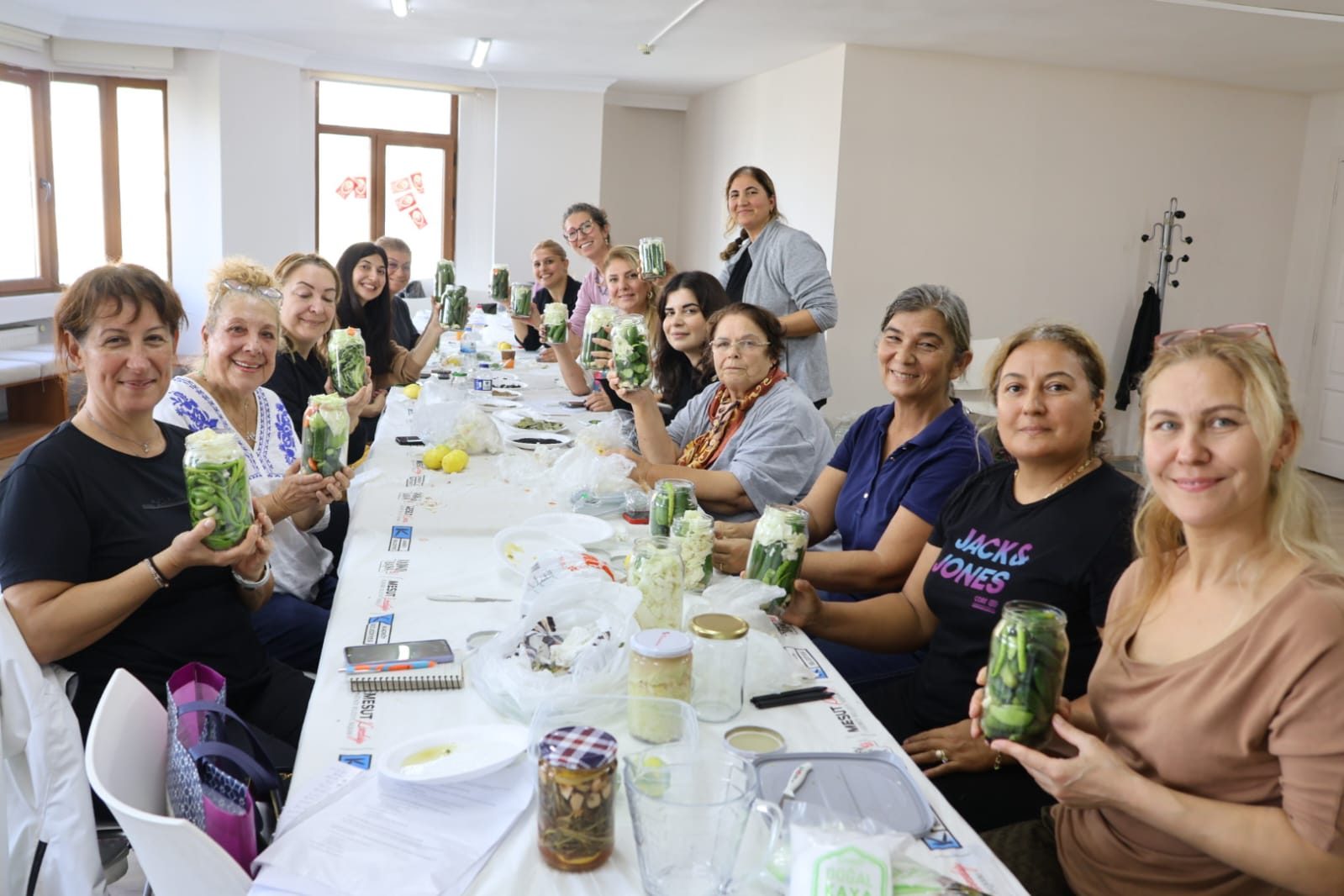 Sevgiyle kurulan turşular şifa olacak